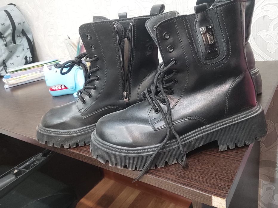 Ботинки женские 39 размер