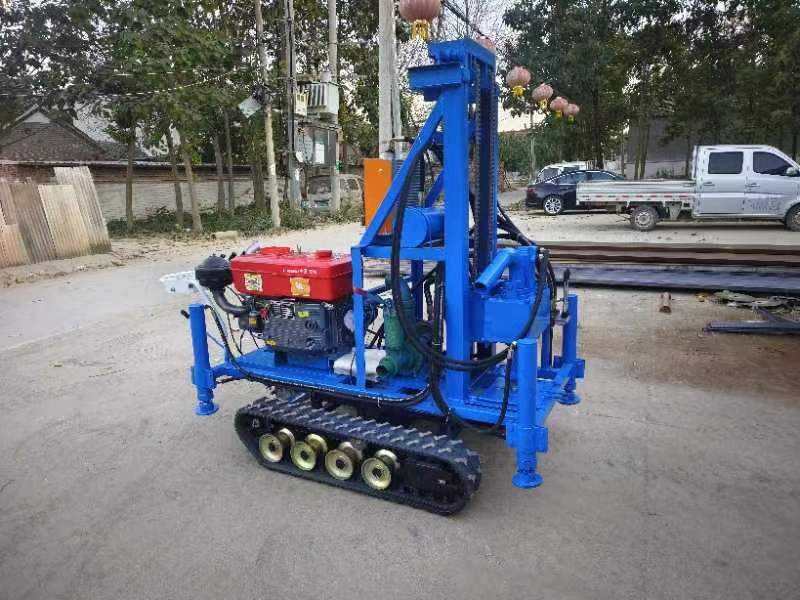 Masina de foraj diesel 25 cp pe senile , 100m prajina , 6 sape incluse