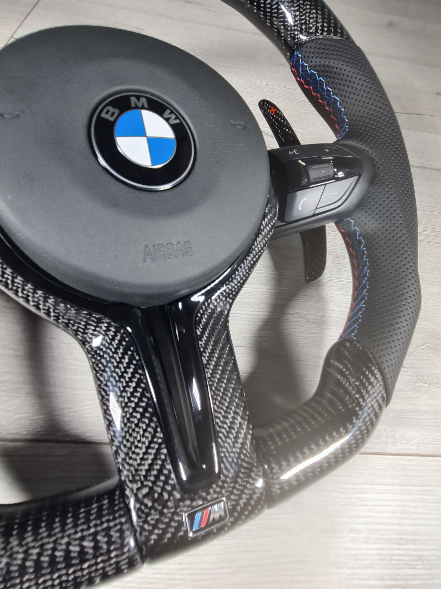Volan-Padele-Carbon-Vibratii-Bmw-M5-M6-Seria-5-6-7-F10-F11-F06-F12-F01