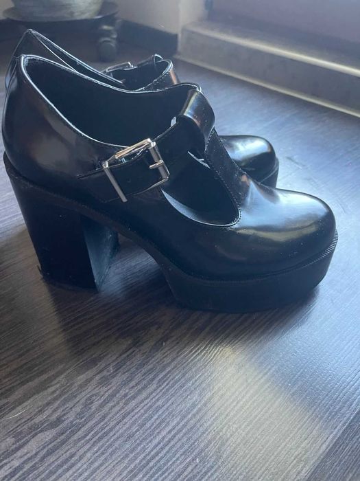 Steve Maden обувки на ток  38 номер