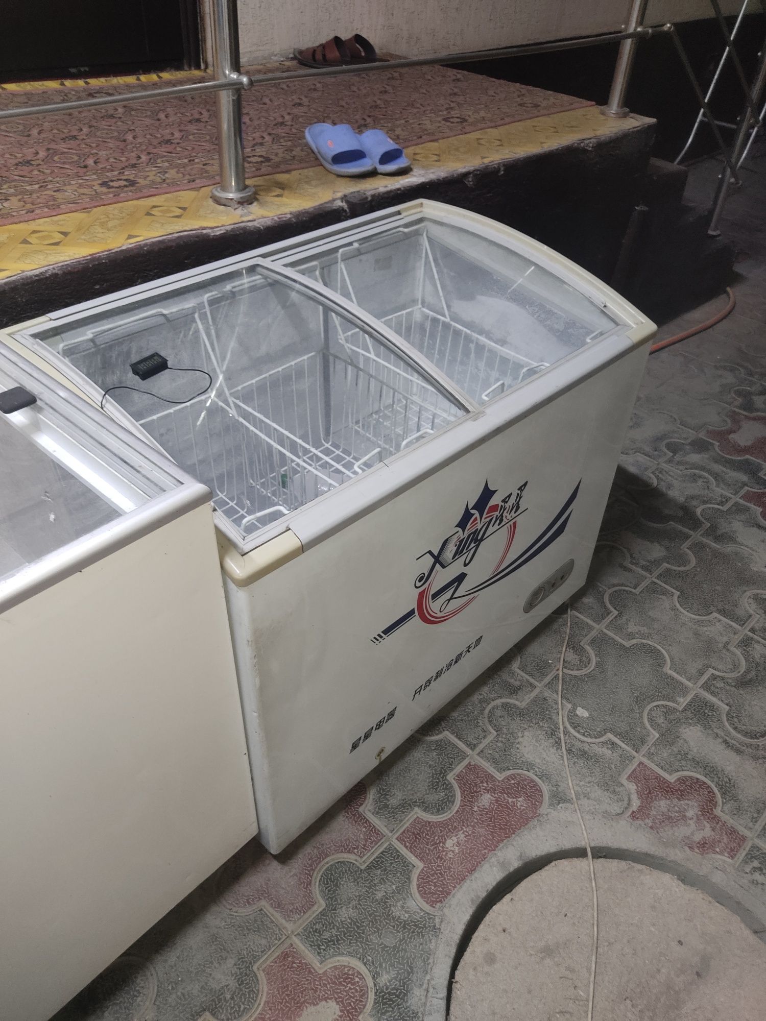 Морозильник стеклянный с доставкой