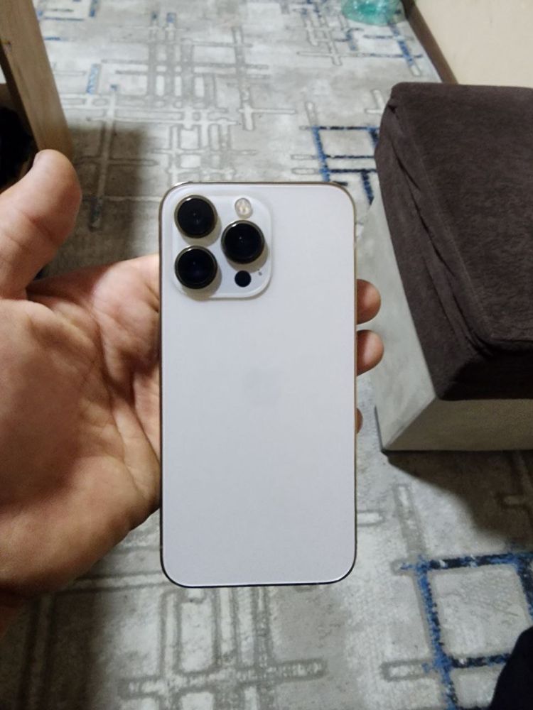 Iphone 13 pro  gold