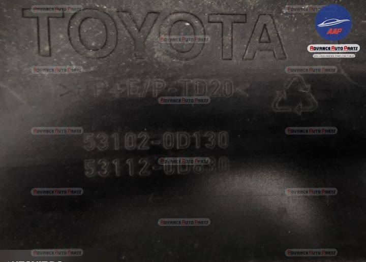 Оригинална централна решетка в добро състояние Тойота Ярис / Toyota Ya