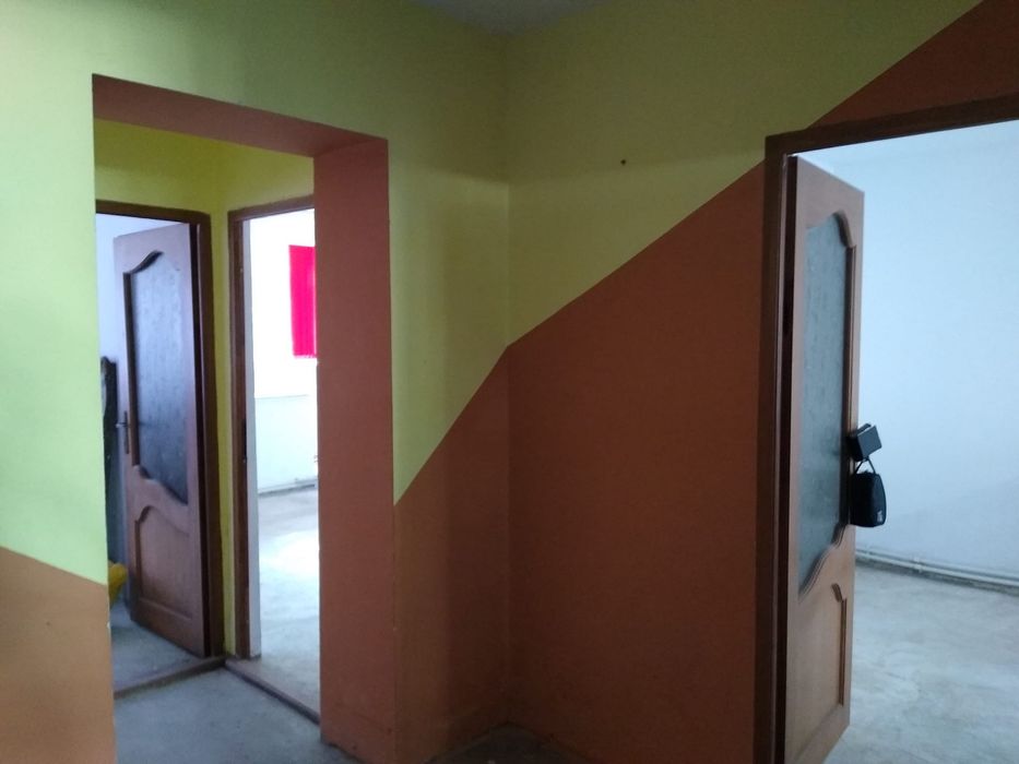 Apartament 3 camere - Strada Victoriei, Slatina - 79.000€ (negociabil)