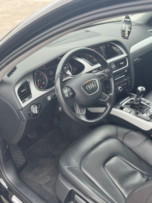 Vând Audi a4 2015