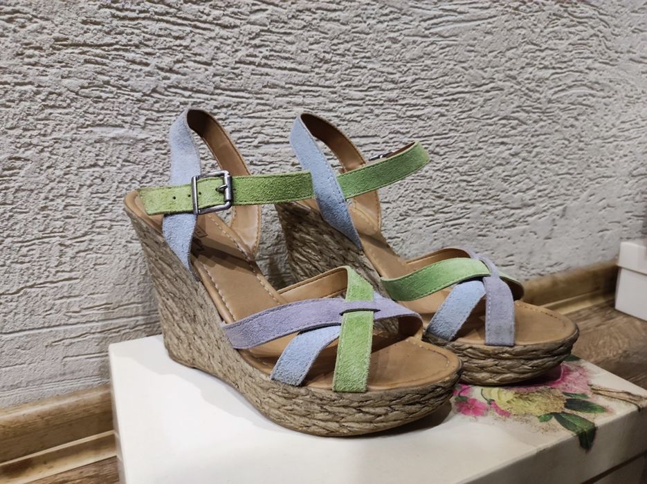 Нови дамски обувки има и малко носени / номера 41 и 42