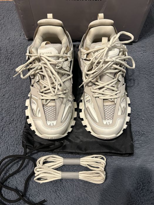 Balenciaga track