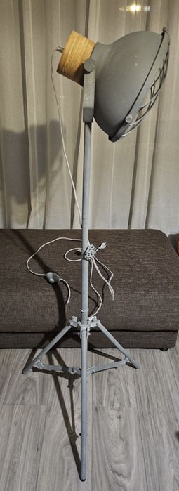 Lampadar de podea stil industrial