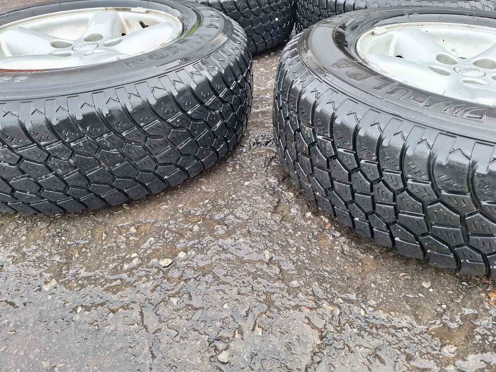 Комплект гуми с джанти за Jeep