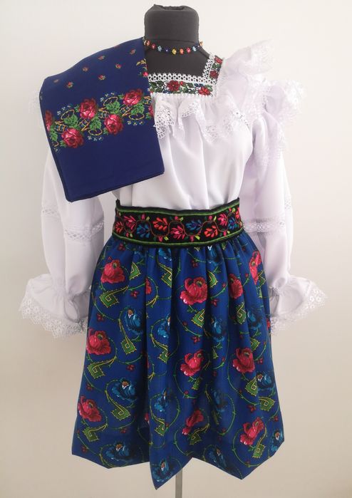 Costum popular complet pentru doamne de Maramures