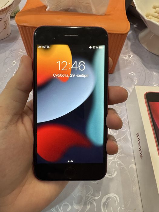 iPhone SE, 64gb, red