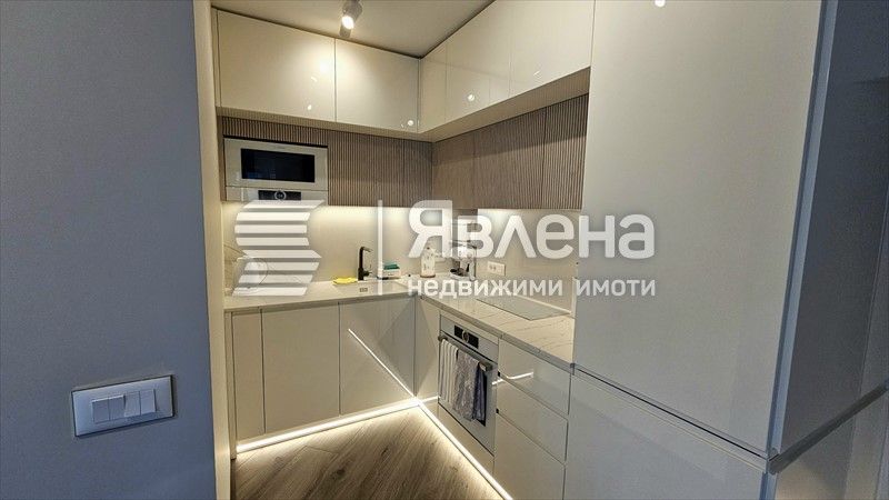Дава се под наем Тристаен апартамент в София, Изток - 95 кв.м за 1650 € - Снимка #2