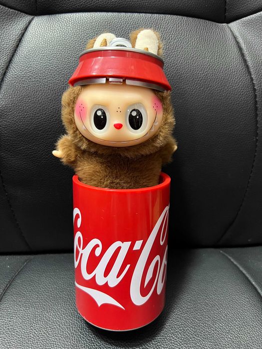 Labubu Coca Cola - Maro/Roz (NOU)