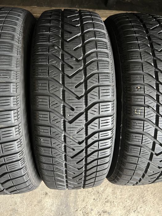 4 anvelope de iarna 185/60/15 Pirelli!