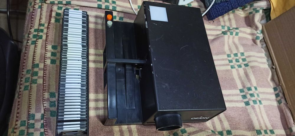 Proiector diapozitive