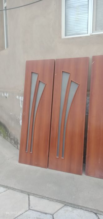 Двери б/у с коробкой и ручкой