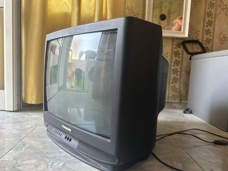 Продавам телевизор голям и малък от старите здрави и работещи