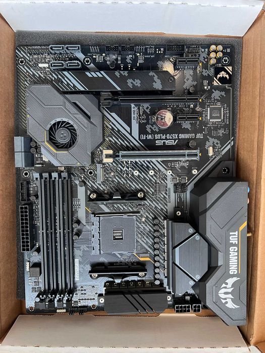 Placa de baza Asus TUF GAMING X570-PLUS (WI-FI), Socket AM4