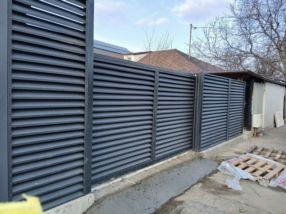 Executam garduri și porți la comanda