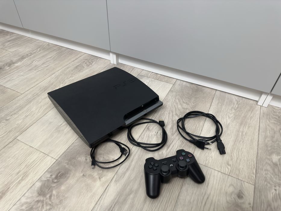 Продам прошитую PlayStation 3 Slim 320gb 26 игр