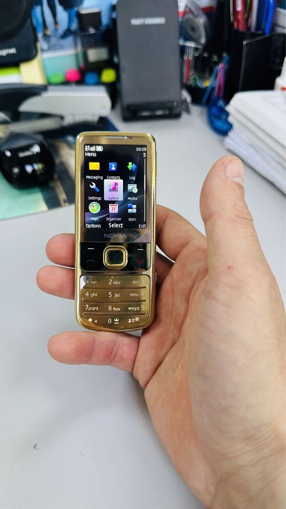 Nokia 6700c Gold