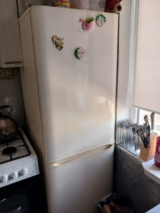 Продам холодильник
