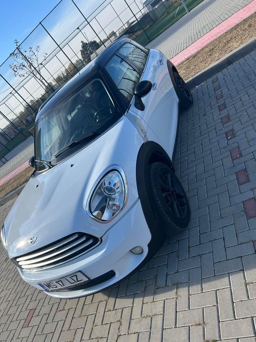 Mini Cooper Countriman benzină, automat.