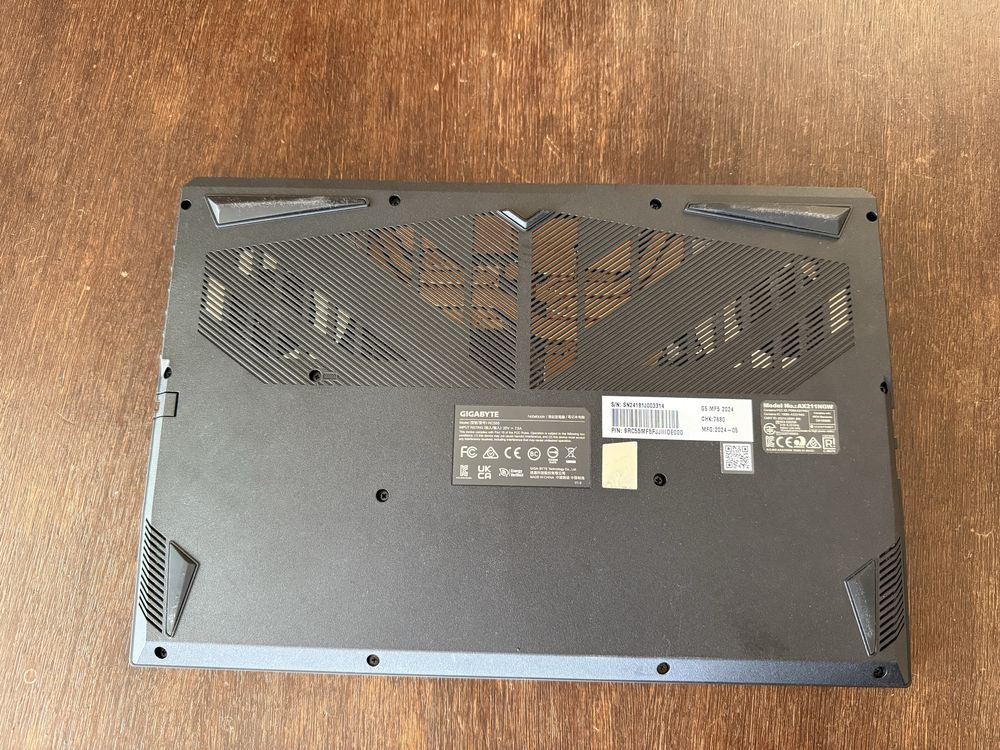 Лаптоп GIGABYTE G5 MF5 i7-13620H RTX 4050 32GB DDR5 1TB WIN11