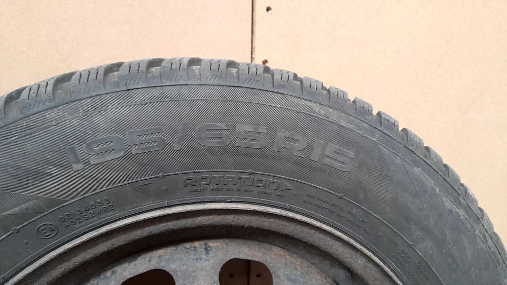 De vanzare jante Ford pe 15 in 5 prezoane cu cauciucuri de iarna