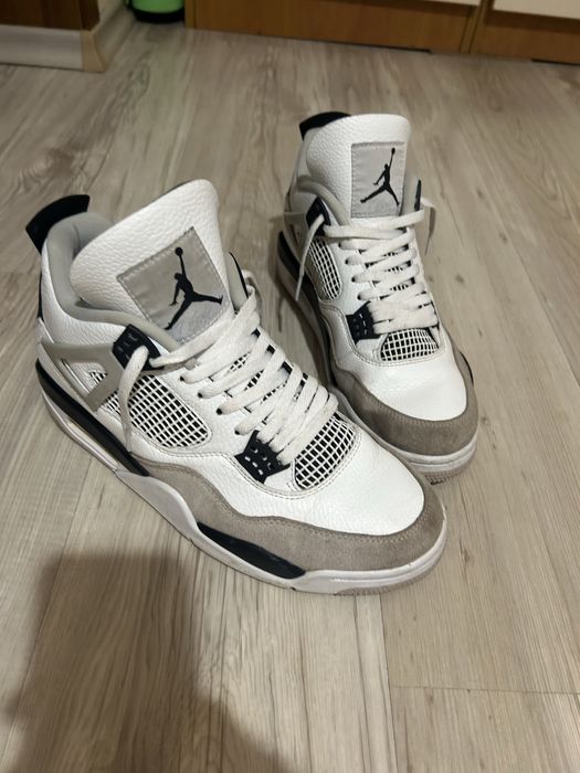 Jordan 4 retro millitary black
