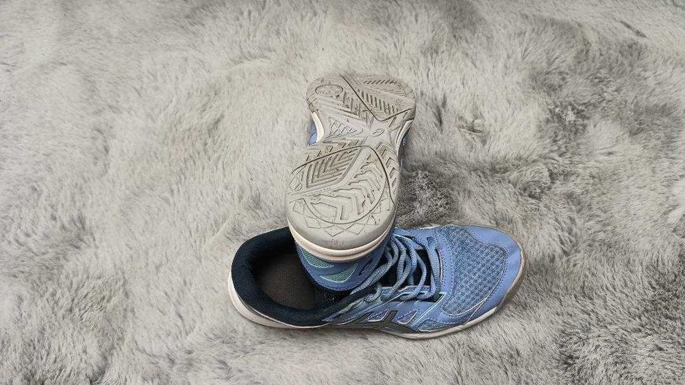 Adidasi ASICS sala ,alergare/ handbal/ volei, Eur40, 25,5cm, excelenti