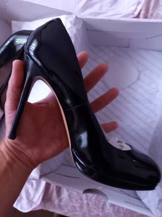 Pantofi negri Aldo piele lacuita platforma 38.5 toc 9 cm