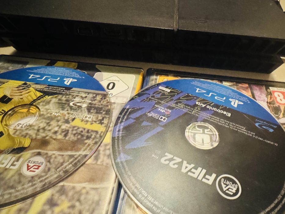 Sonny PS4 Fat perfect functional cu sigilii nu a fost umblat in el dis