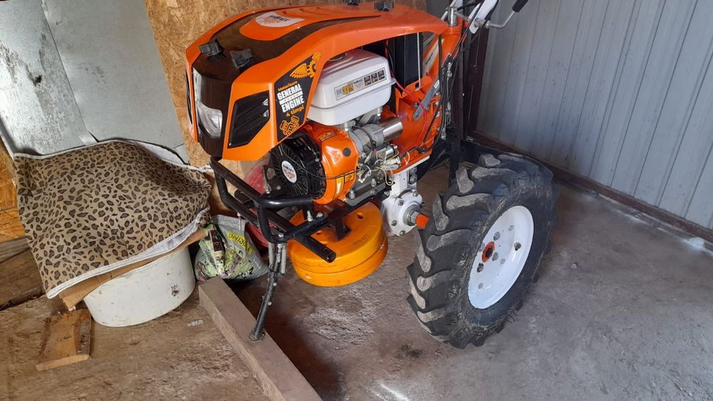 Motosapatoare Ruris 918 ACC cu remorca si scule