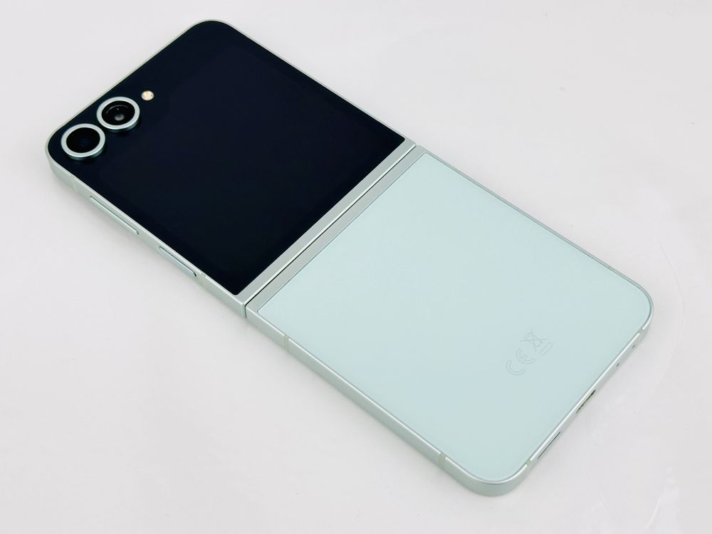 НОВ! Samsung Galaxy Z Flip 6 5G 256GB 12RAM Mint Гаранция!