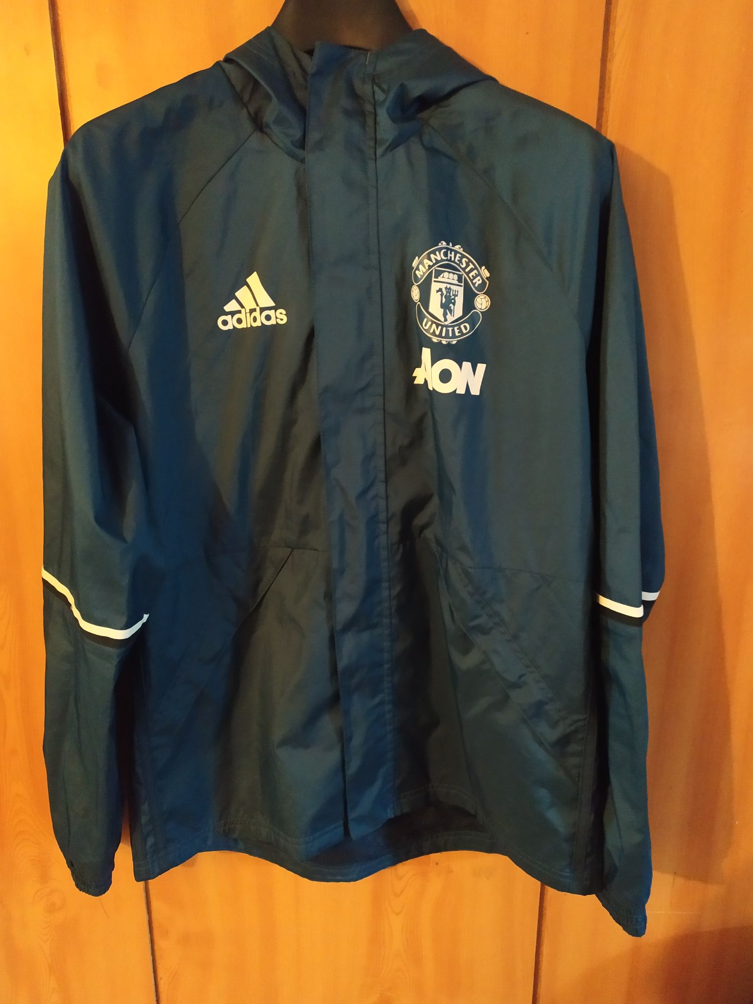 Тънко яке Adidas Manchester United