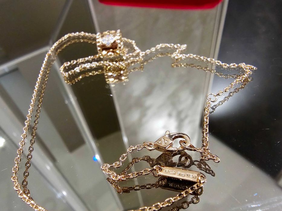 Van Cleef & Arpels VCA Rose Gold Perlée Diamond Clovers Дамско Колие