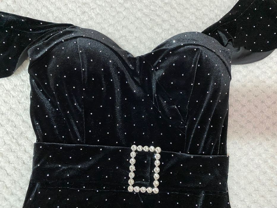 Черна вечерна рокля