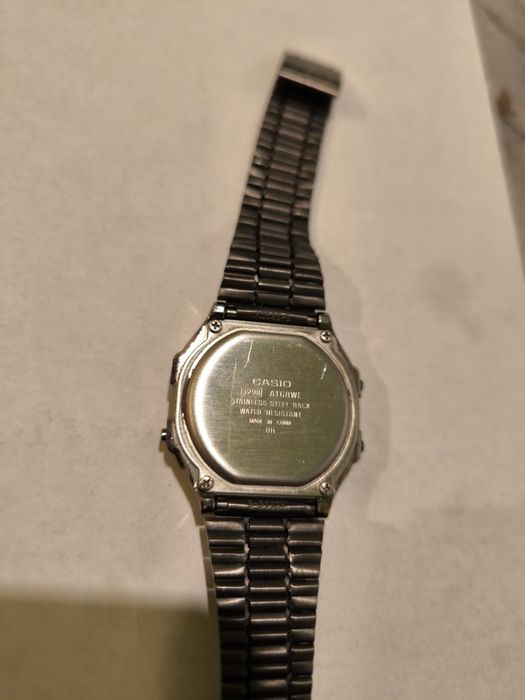 Часовник Касио, винтич, купувани преди една година.