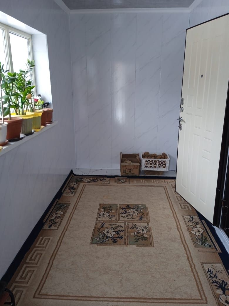 Үй сатылады. Дом продается.