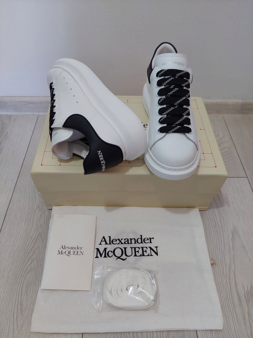 Sneakers Alexander McQUEEN (42,43/24h) Colecția Nouă