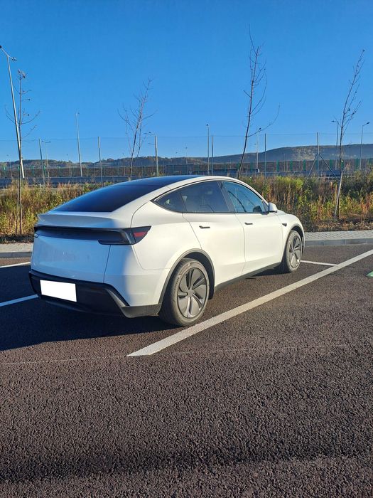 Тесла Tesla Model Y juniper SR RWD