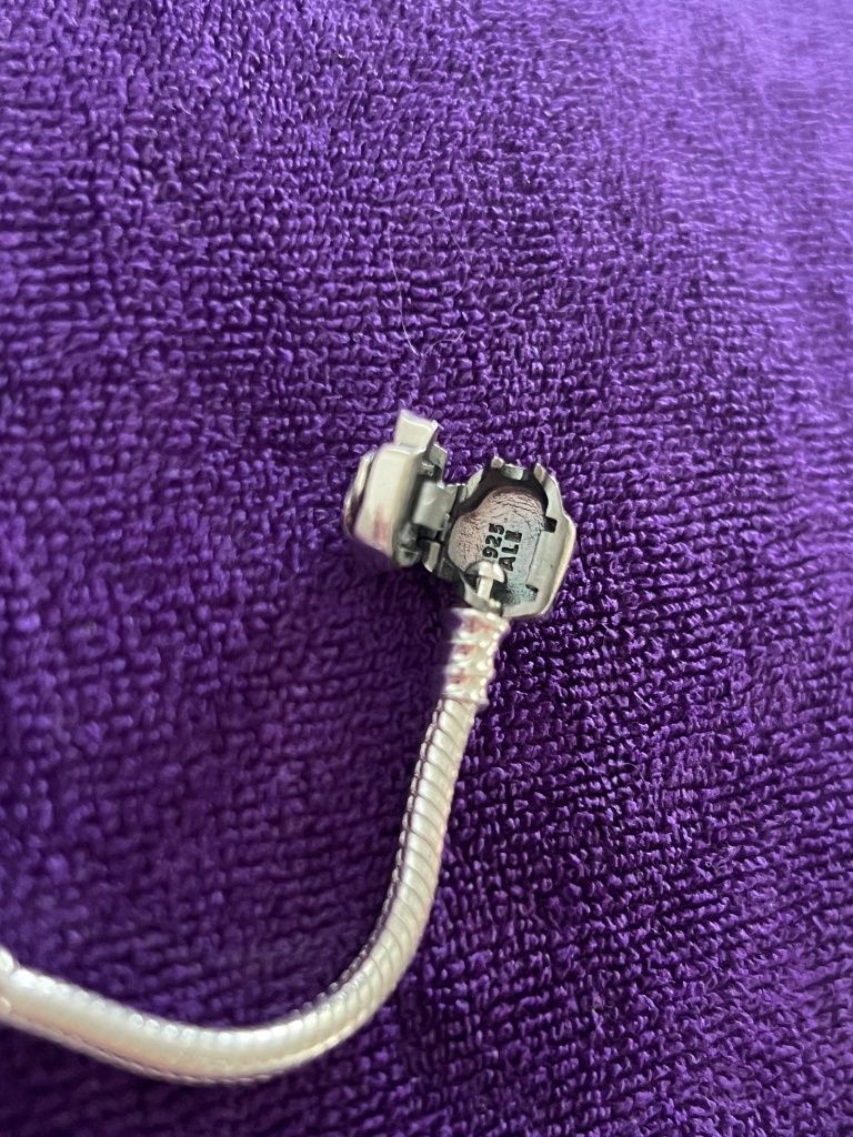 Pandora bratara cu inchizatoarea trandafir