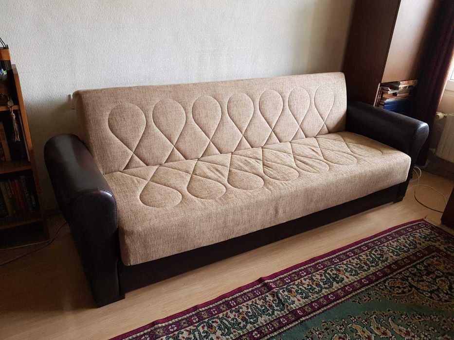 Разтегателен диван-клик-кларк с ракла отдолу и подлакърници еко кожа