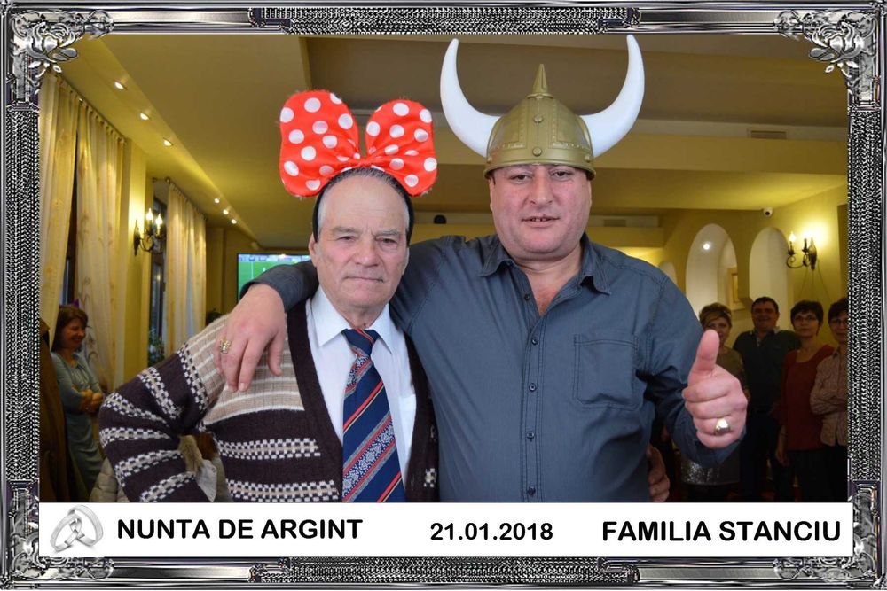 2 ore = 599 lei = PhotoBooth = Cabina foto pentru evenimente
