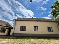 Casa inviduala, 5 dormitoare, 2 bai, 259mp utili, 894mp teren, Dinias!