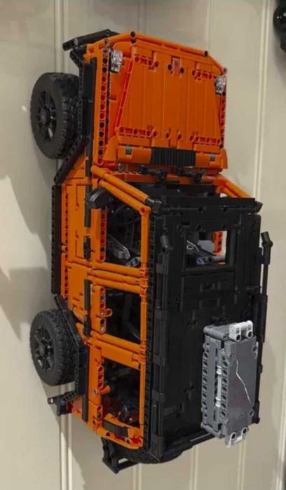 Suport perete LEGO 42141,42207,42206,42172,42096,42171,42083,42143