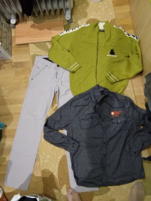 Лотове с ризи по 10 лева.