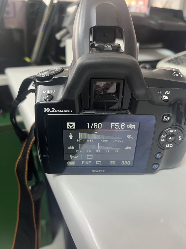 Фотоапарат Sony DSLR-A230 + Обектив Sony SAL1855