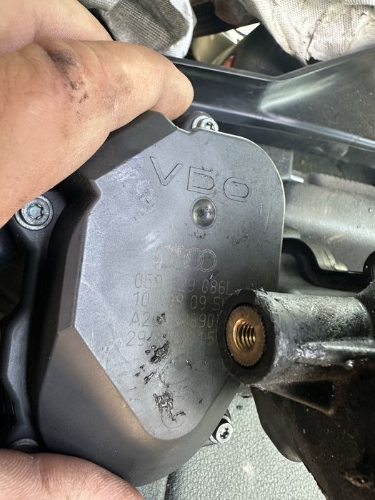 Galeria admisie cu motoras 059129086L Audi a4 b8 2.7